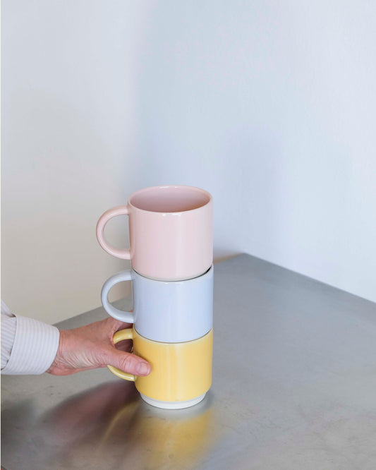 memphis mug in yellow