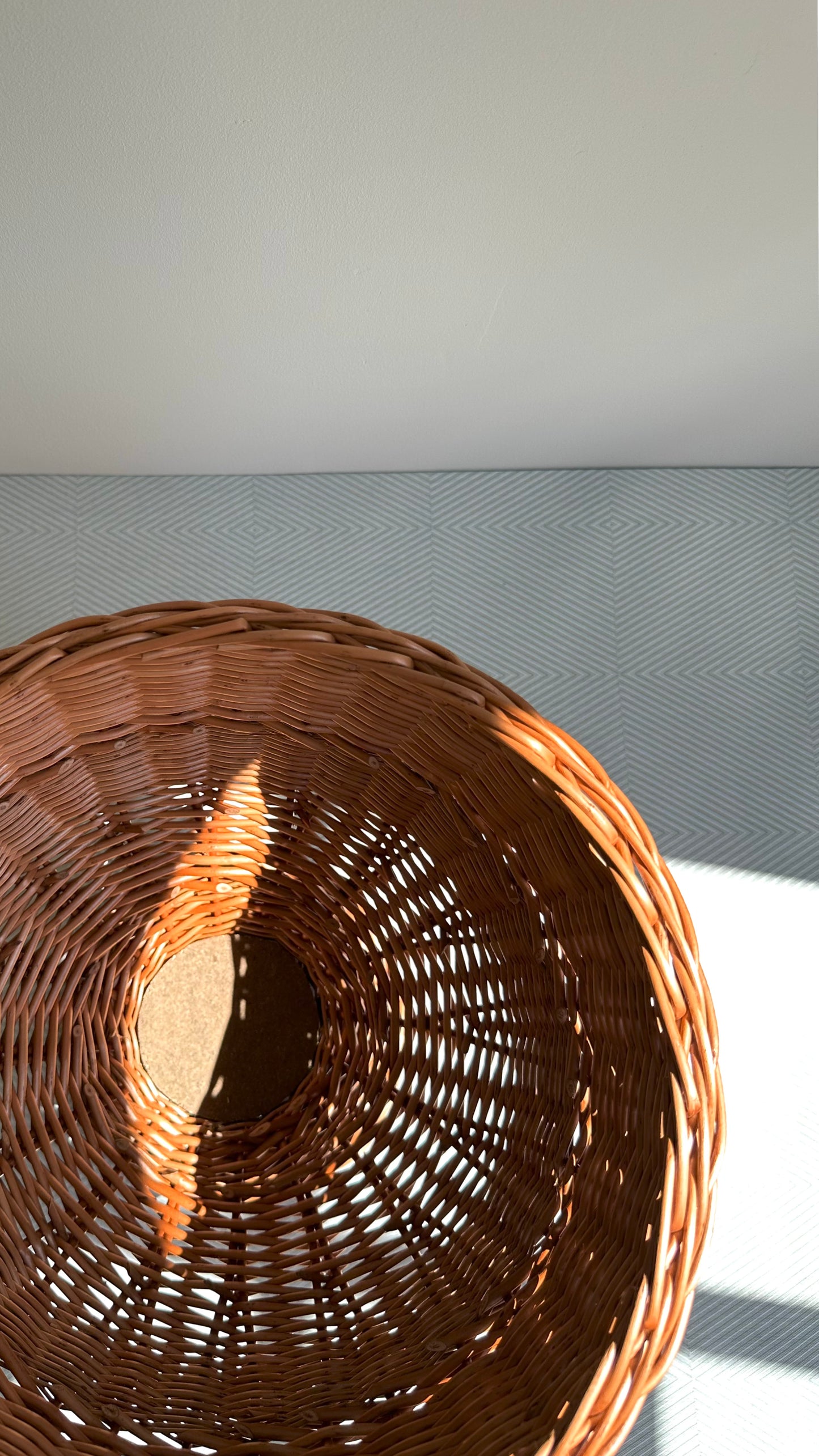 Vase in rattan, vintage