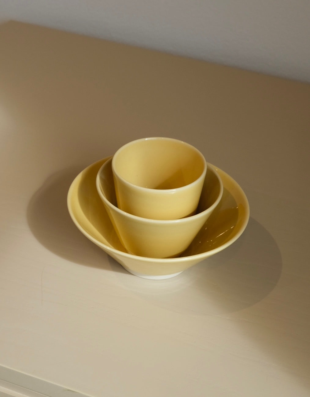 medium memphis bowl in yellow