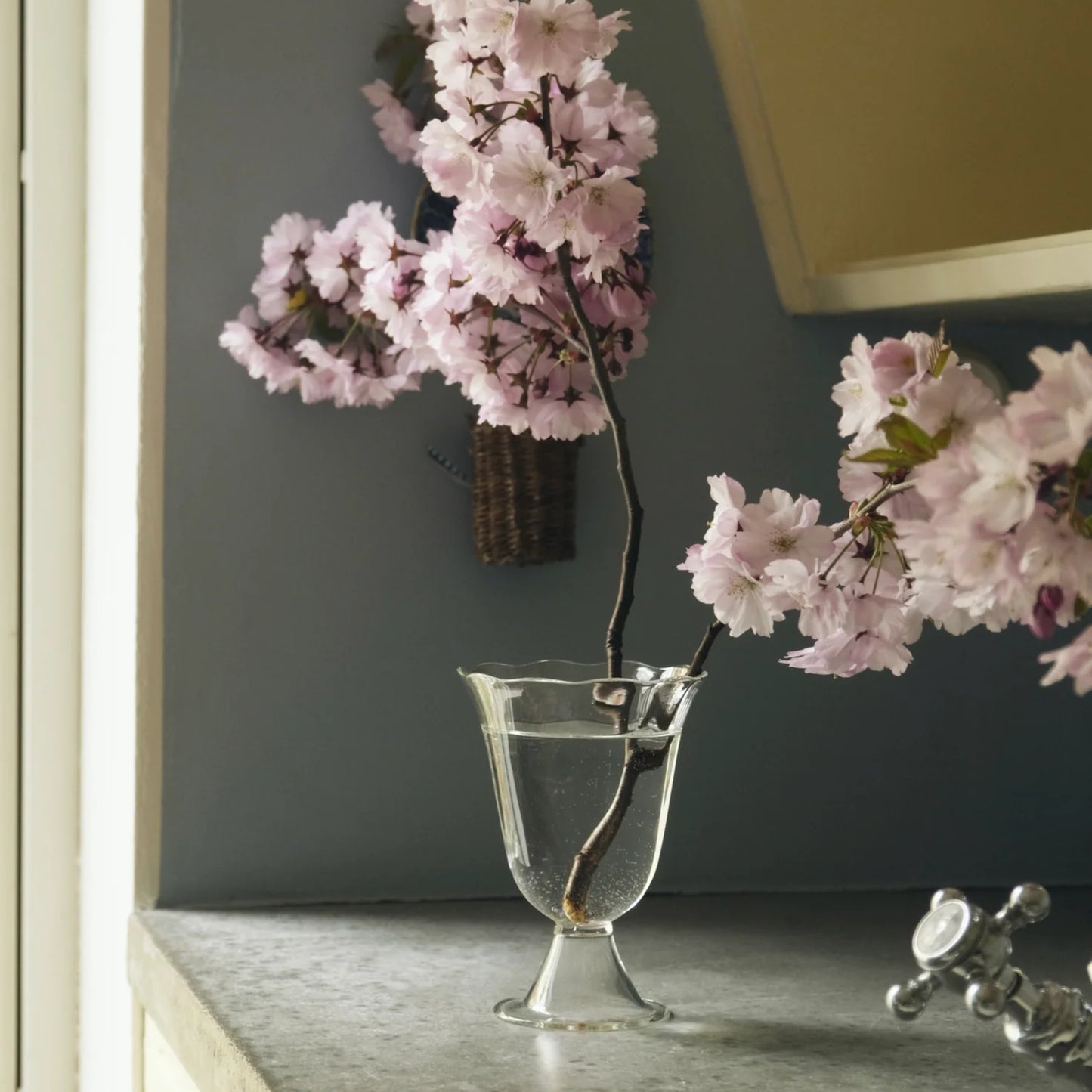 alban vase poppy