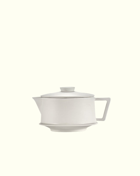 teapot in porcelain